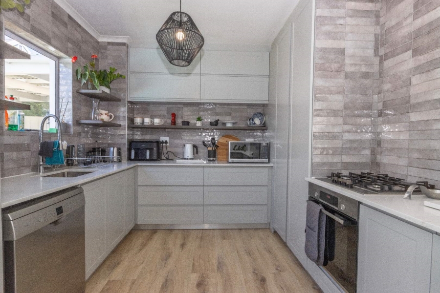 3 Bedroom Property for Sale in Royal Ascot Western Cape